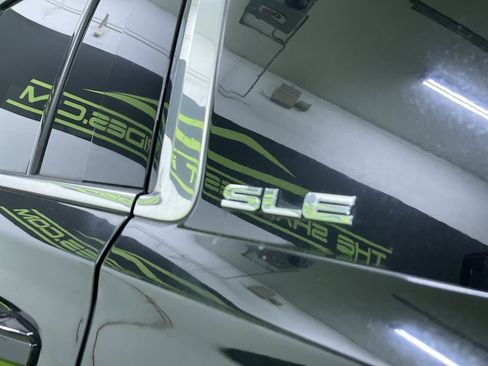 Used 2017 GMC Yukon XL SLE image 13