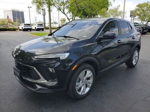 Used 2025 Buick Encore GX Preferred image 2