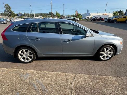 Used 2017 Volvo V60 T5 Platinum AWD/4WD image 6