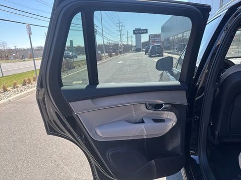Certified 2025 Volvo XC90 B6 Plus image 14