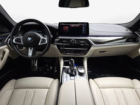 Used 2023 BMW M550i xDrive w/ Dynamic Handling Package AWD/4WD image 13