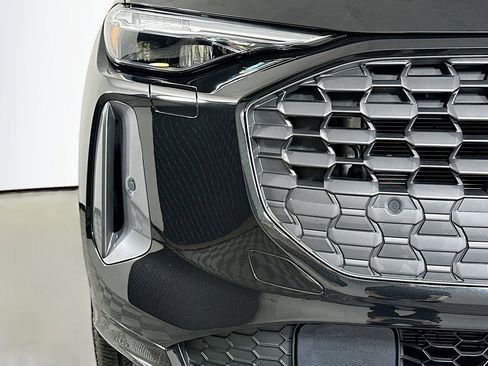 Used 2025 Audi Q5 Premium Plus w/ Premium Plus image 16