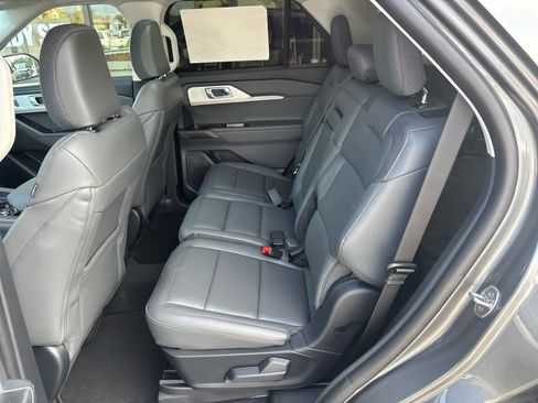 New 2025 Ford Explorer Active w/ Active Comfort Package image 23