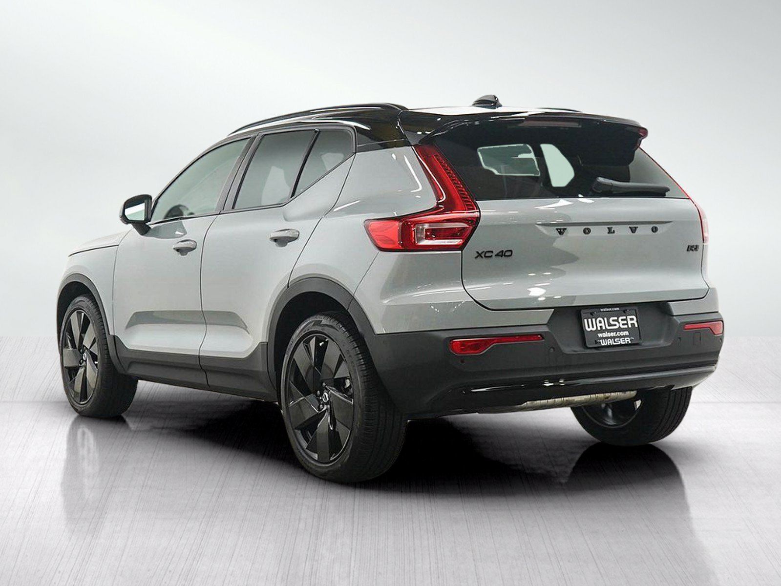 Used 2026 Volvo XC40 B5 Ultra w/ Protection Package Premier AWD/4WD image 3