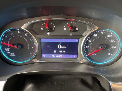 Used 2023 Chevrolet Traverse LT image 37