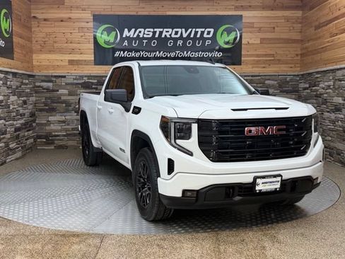 Used 2025 GMC Sierra 1500 Elevation AWD/4WD image 2