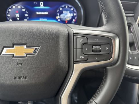 Used 2024 Chevrolet Suburban LT image 32