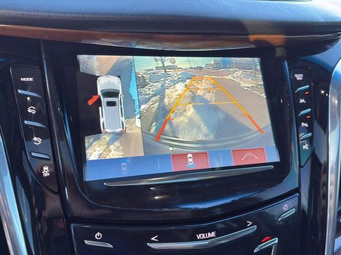 Used 2017 Cadillac Escalade ESV Luxury image 13