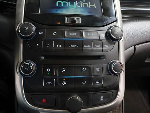 Used 2015 Chevrolet Malibu LT image 10