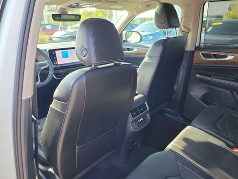 Certified 2024 Volkswagen Atlas SE FWD image 10