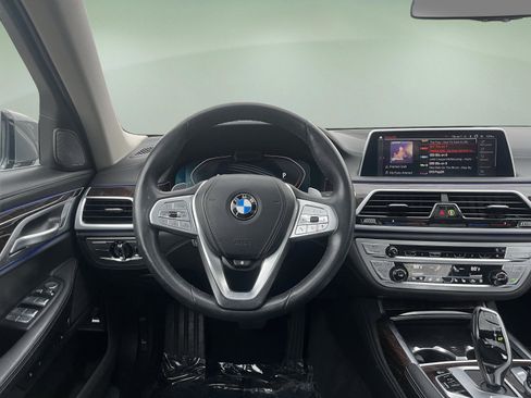 Used 2022 BMW 750i xDrive w/ Executive Package image 33