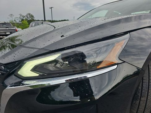 Used 2024 Nissan Altima 2.5 SL FWD image 33