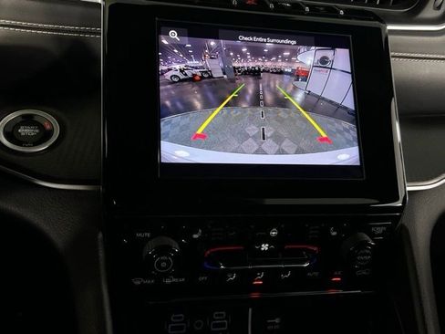 Used 2023 Jeep Grand Cherokee Altitude image 31