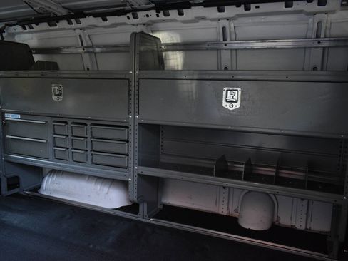 Used 2015 Chevrolet Express 2500 image 14