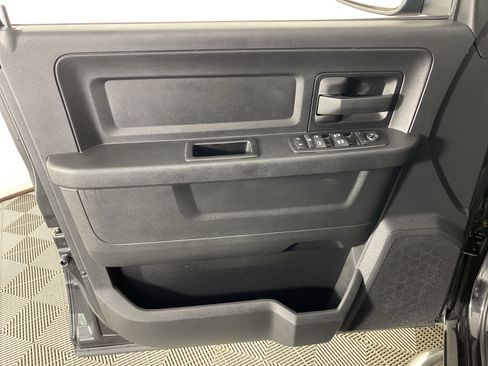 Used 2017 RAM 1500 Express AWD/4WD image 12
