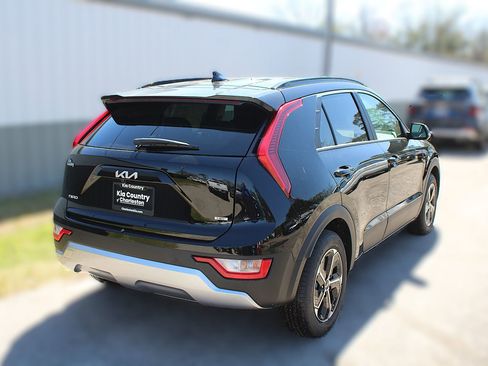New 2026 Kia Niro EX FWD image 7