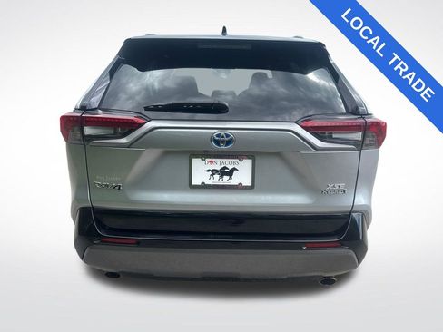 Used 2021 Toyota RAV4 XSE AWD/4WD image 4