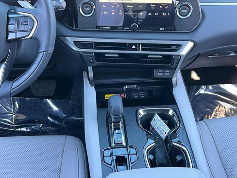 Certified 2025 Lexus RX 350 Premium w/ Accessory Package (Z1) image 13