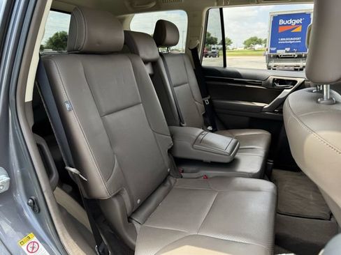 Used 2019 Lexus GX 460 Luxury AWD/4WD image 31