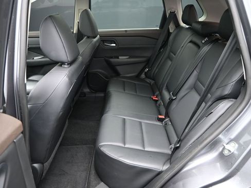 Used 2023 Nissan Rogue SV w/ SV Premium B Package image 12