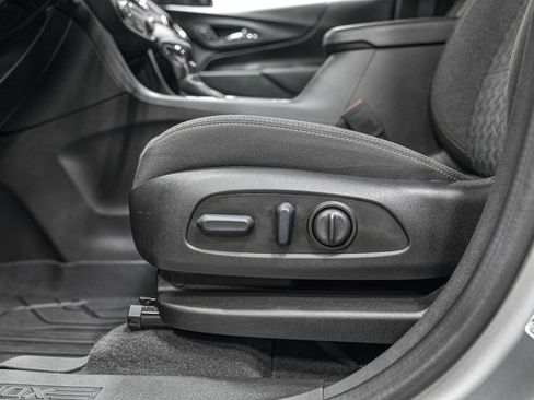 Used 2023 Chevrolet Equinox LT image 14