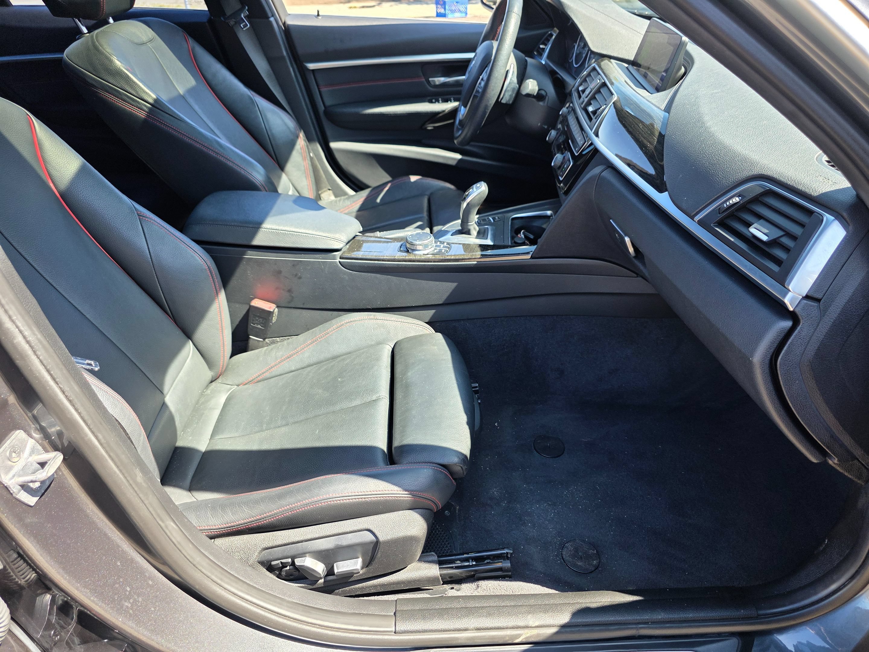 Used 2018 BMW 330i xDrive Sedan AWD/4WD image 16
