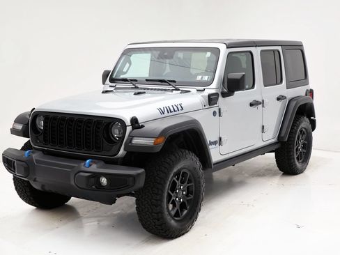 Used 2024 Jeep Wrangler Unlimited AWD/4WD image 2