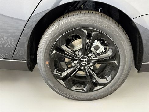 New 2025 Honda Accord SE image 15