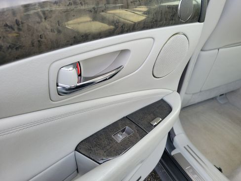 Used 2011 Lexus LS 460 AWD w/ Luxury Value Edition image 13