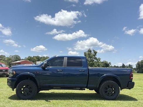 Used 2024 RAM 2500 Limited AWD/4WD image 11