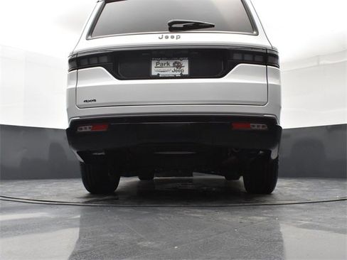 New 2026 Jeep Grand Wagoneer Limited image 23