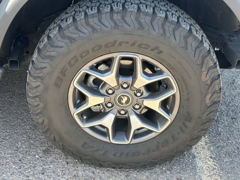 Used 2024 Ford Bronco Badlands AWD/4WD image 7