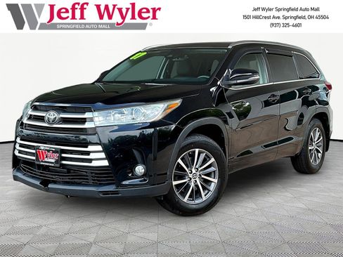 Used 2017 Toyota Highlander XLE AWD/4WD image 1