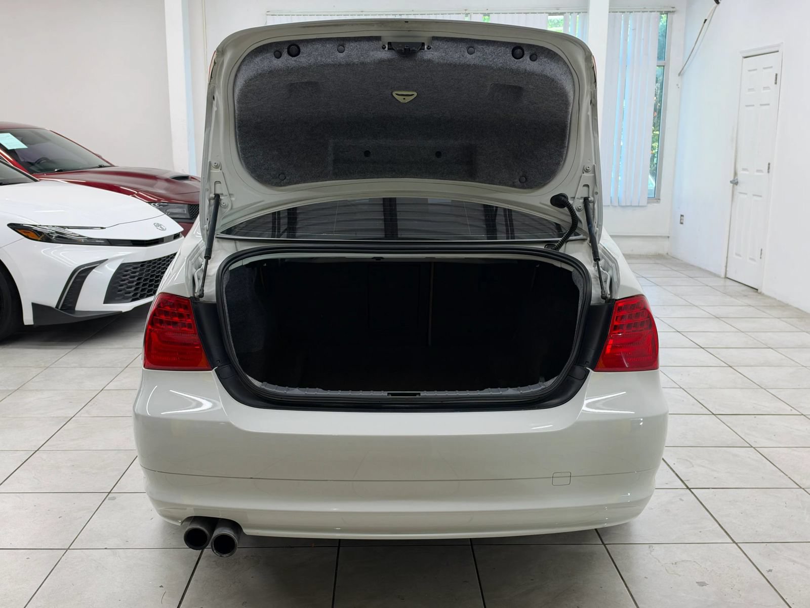 Used 2010 BMW 328i Sedan RWD image 18