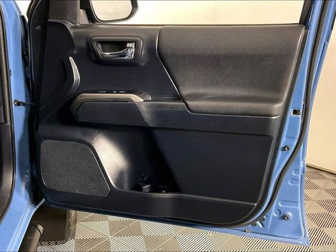 Used 2019 Toyota Tacoma SR image 25