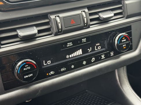 Used 2025 Nissan Pathfinder S FWD image 20