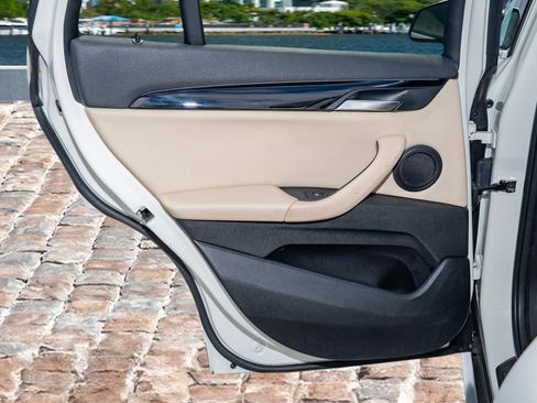 Used 2019 BMW X1 sDrive28i image 12