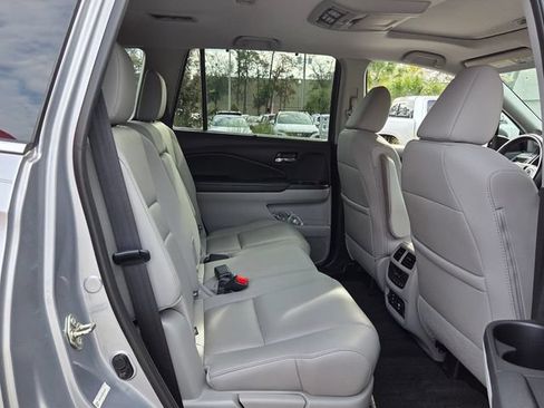 Used 2016 Honda Pilot Touring image 17