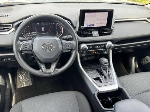 Used 2025 Toyota RAV4 XLE AWD/4WD image 14