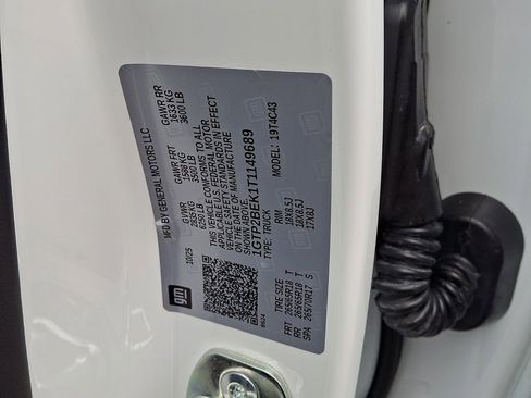 New 2026 GMC Canyon Elevation w/ Convenience Package image 14