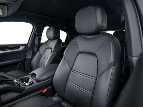 Certified 2025 Porsche Cayenne S AWD/4WD image 20