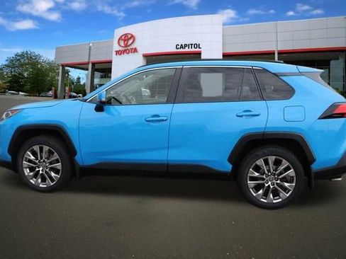 Used 2021 Toyota RAV4 XLE Premium AWD/4WD image 22