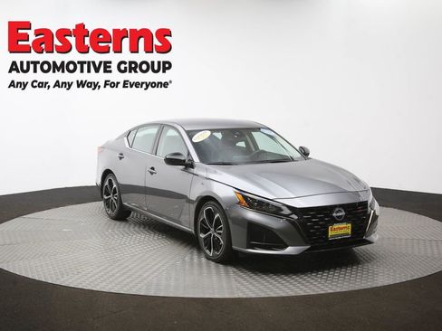 Used 2023 Nissan Altima 2.5 SR FWD image 49