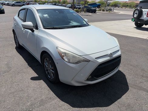 Used 2020 Toyota Yaris LE FWD image 7