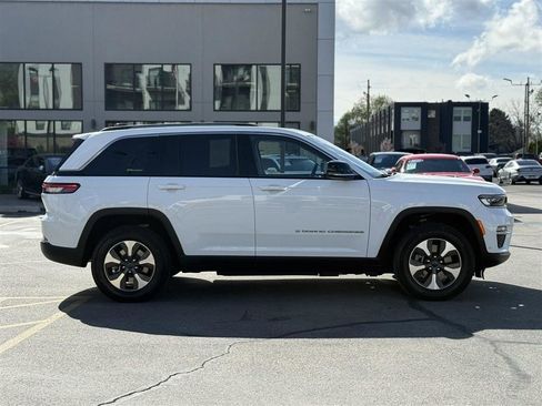 Used 2022 Jeep Grand Cherokee Limited 4xe w/ Luxury Tech Group II image 8