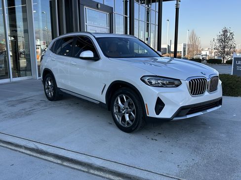 Used 2023 BMW X3 xDrive30i w/ Premium Package image 3