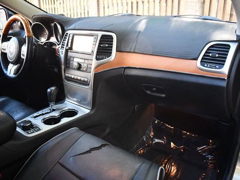 Used 2012 Jeep Grand Cherokee Overland image 24