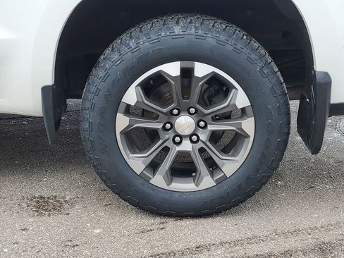 Used 2022 Chevrolet Silverado 1500 High Country w/ Technology Package image 37