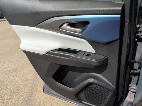 New 2026 Chevrolet Equinox EV LT image 9