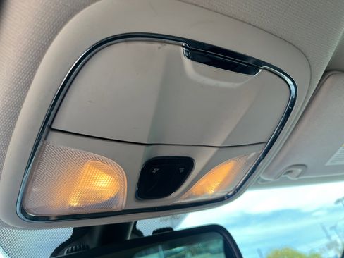 Used 2015 Jeep Cherokee Sport image 31